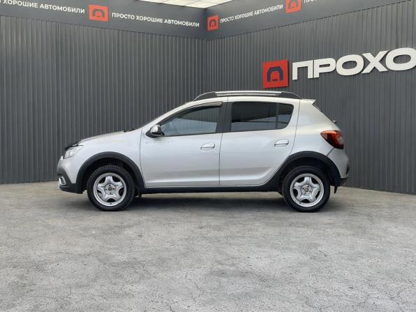 Renault Sandero II Рестайлинг с пробегом 2018 года, цена 987 000 рублей, 146916 км, хэтчбек, Автокод Объявления