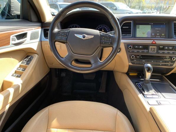 Hyundai Genesis II с пробегом 2015 года, цена 1 799 000 рублей, 157000 км, седан, Автокод Объявления
