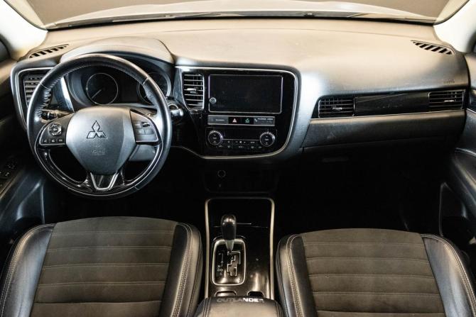 Mitsubishi Outlander III Рестайлинг 3 с пробегом 2019 года, цена 2 249 000 рублей, 83651 км, внедорожник, Автокод Объявления