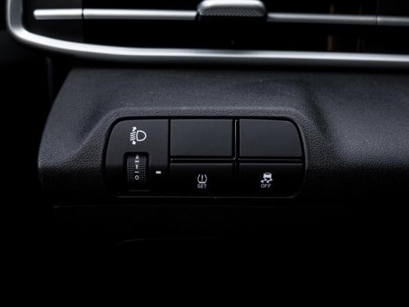 Hyundai Elantra VII (CN7) Рестайлинг с пробегом 2024 года, цена 2 299 000 рублей, 12648 км, седан, Автокод Объявления