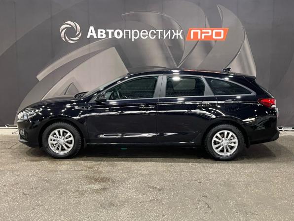Hyundai i30 III Рестайлинг 2 с пробегом 2023 года, цена 2 330 000 рублей, 924 км, универсал, Автокод Объявления