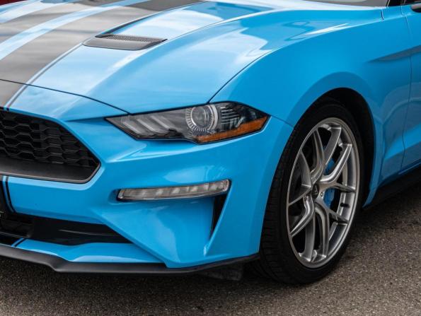 Ford Mustang VI Рестайлинг с пробегом 2022 года, цена 4 100 000 рублей, 32467 км, кабриолет, Автокод Объявления
