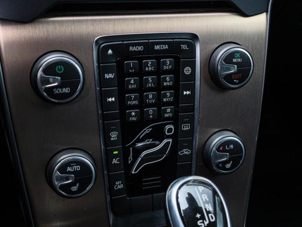 Volvo V40 II с пробегом 2014 года, цена 1 549 000 рублей, 177422 км, хэтчбек, Автокод Объявления