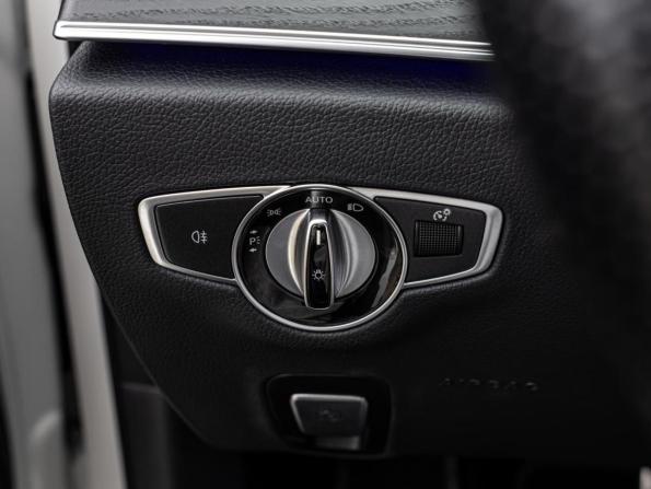 Mercedes-Benz E-Класс V (W213 S213 C238) Рестайлинг с пробегом 2022 года, цена 4 400 000 рублей, 192201 км, седан, Автокод Объявления