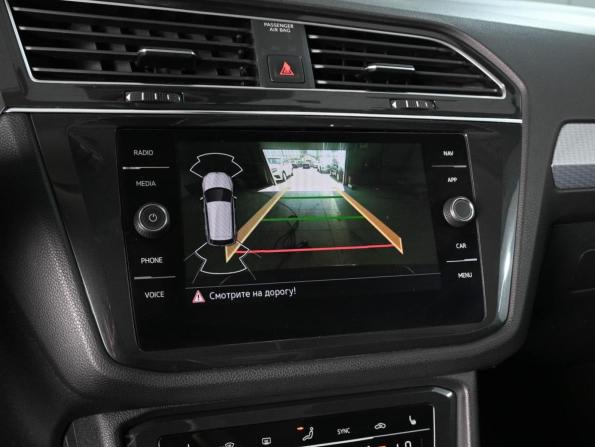 Volkswagen Tiguan II Рестайлинг с пробегом 2021 года, цена 2 999 000 рублей, 82694 км, внедорожник, Автокод Объявления