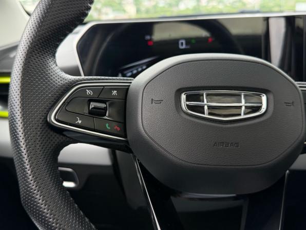 Geely Coolray I Рестайлинг с пробегом 2023 года, цена 2 070 000 рублей, 47300 км, внедорожник, Автокод Объявления