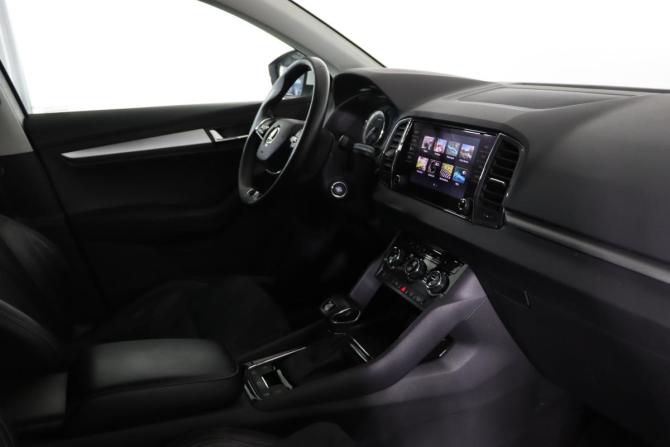 Skoda Karoq I с пробегом 2021 года, цена 2 559 990 рублей, 77728 км, внедорожник, Автокод Объявления