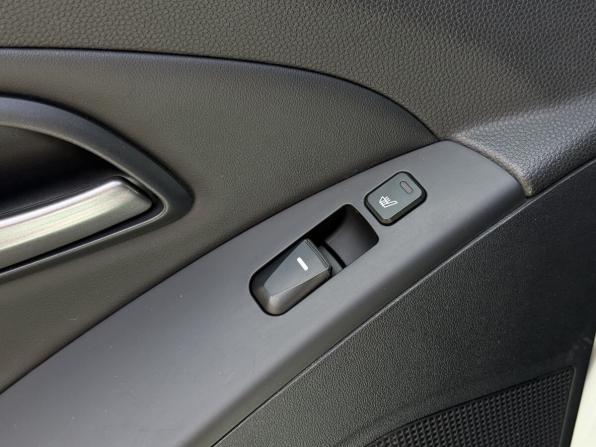 Hyundai ix35 I Рестайлинг с пробегом 2015 года, цена 1 199 000 рублей, 176873 км, внедорожник, Автокод Объявления