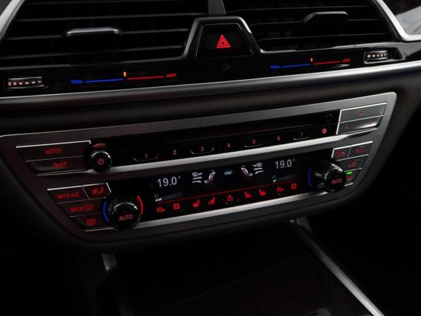 BMW 7 серии VI (G11/G12) с пробегом 2016 года, цена 4 050 000 рублей, 161766 км, седан, Автокод Объявления