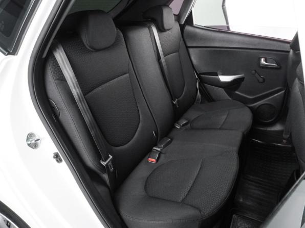 Kia Rio III Рестайлинг с пробегом 2015 года, цена 1 099 000 рублей, 136302 км, хэтчбек, Автокод Объявления