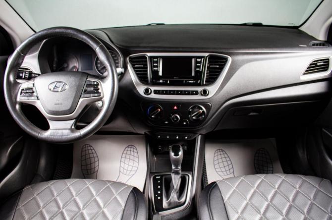 Hyundai Solaris II с пробегом 2017 года, цена 1 239 000 рублей, 173300 км, седан, Автокод Объявления