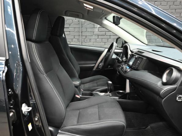 Toyota RAV4 IV (XA40) Рестайлинг с пробегом 2016 года, цена 2 300 000 рублей, 212767 км, внедорожник, Автокод Объявления