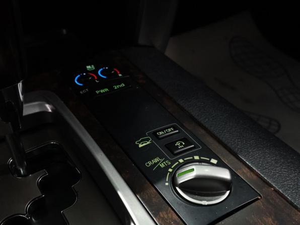 Toyota Land Cruiser 200 Series Рестайлинг 1 с пробегом 2013 года, цена 3 750 000 рублей, 305158 км, внедорожник, Автокод Объявления