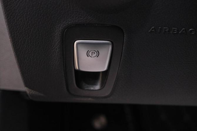 Mercedes-Benz E-Класс V (W213 S213 C238) Рестайлинг с пробегом 2022 года, цена 6 309 000 рублей, 65000 км, седан, Автокод Объявления