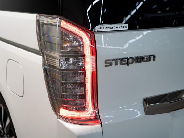 Honda Stepwgn IV Рестайлинг с пробегом 2014 года, цена 1 595 000 рублей, 221300 км, минивэн, Автокод Объявления