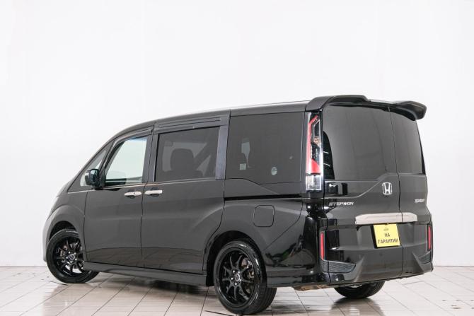 Honda Stepwgn V с пробегом 2016 года, цена 1 999 000 рублей, 89400 км, минивэн, Автокод Объявления