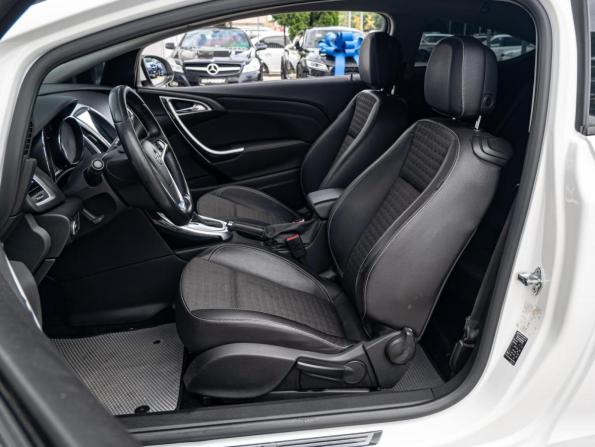 Opel Astra J Рестайлинг с пробегом 2014 года, цена 900 000 рублей, 152427 км, хэтчбек, Автокод Объявления