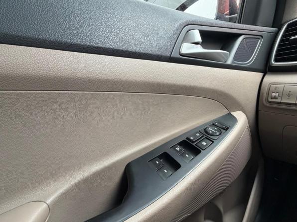 Hyundai Tucson III Рестайлинг с пробегом 2019 года, цена 1 800 000 рублей, 188000 км, внедорожник, Автокод Объявления