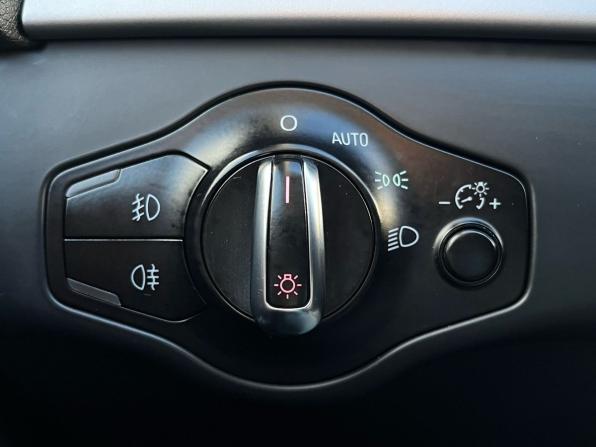 Audi A4 IV (B8) Рестайлинг с пробегом 2013 года, цена 1 050 000 рублей, 243322 км, седан, Автокод Объявления