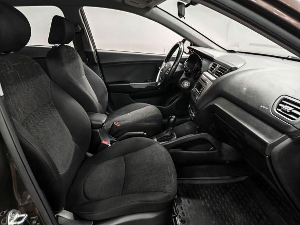 Kia Rio III Рестайлинг с пробегом 2017 года, цена 1 200 000 рублей, 74950 км, хэтчбек, Автокод Объявления