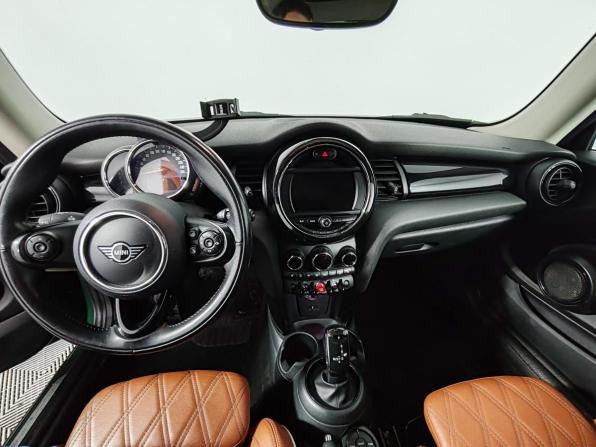 Mini Hatch III (F55/F56) Рестайлинг с пробегом 2021 года, цена 2 099 000 рублей, 99885 км, хэтчбек, Автокод Объявления