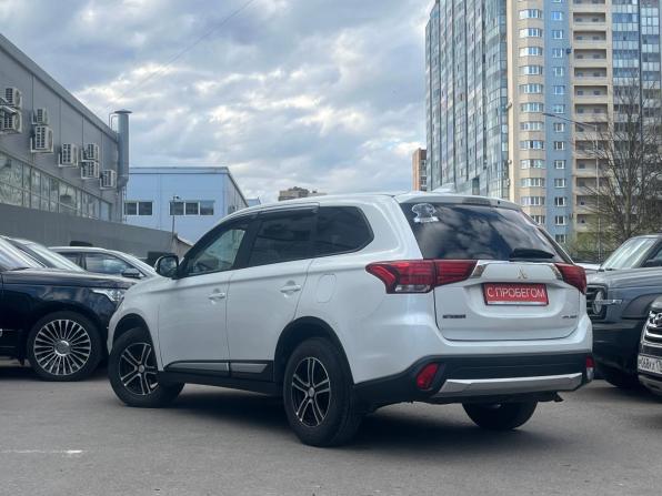 Mitsubishi Outlander III Рестайлинг 2 с пробегом 2017 года, цена 1 689 000 рублей, 200000 км, внедорожник, Автокод Объявления
