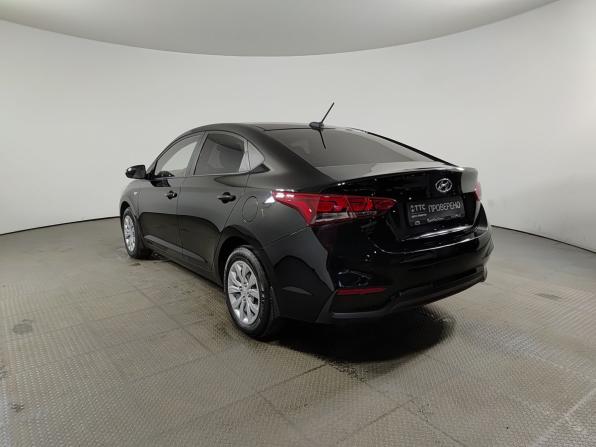 Hyundai Solaris II с пробегом 2017 года, цена 1 375 000 рублей, 103000 км, седан, Автокод Объявления