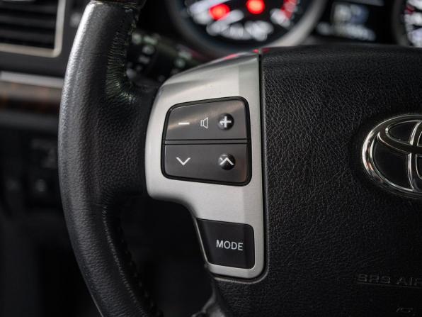 Toyota Land Cruiser 200 Series Рестайлинг 1 с пробегом 2012 года, цена 4 000 000 рублей, 260555 км, внедорожник, Автокод Объявления