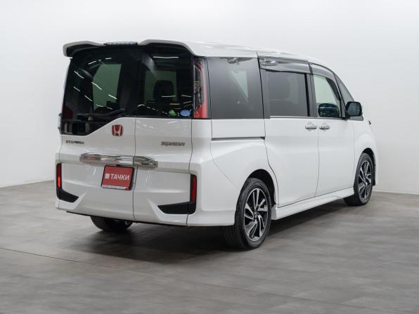 Honda Stepwgn V с пробегом 2017 года, цена 1 935 000 рублей, 115232 км, минивэн, Автокод Объявления