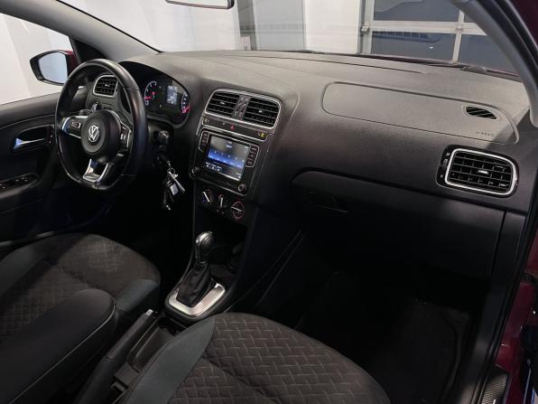 Volkswagen Polo V Рестайлинг с пробегом 2019 года, цена 1 775 000 рублей, 38500 км, седан, Автокод Объявления