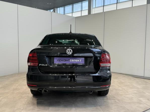 Volkswagen Polo V Рестайлинг с пробегом 2018 года, цена 1 105 000 рублей, 215425 км, седан, Автокод Объявления
