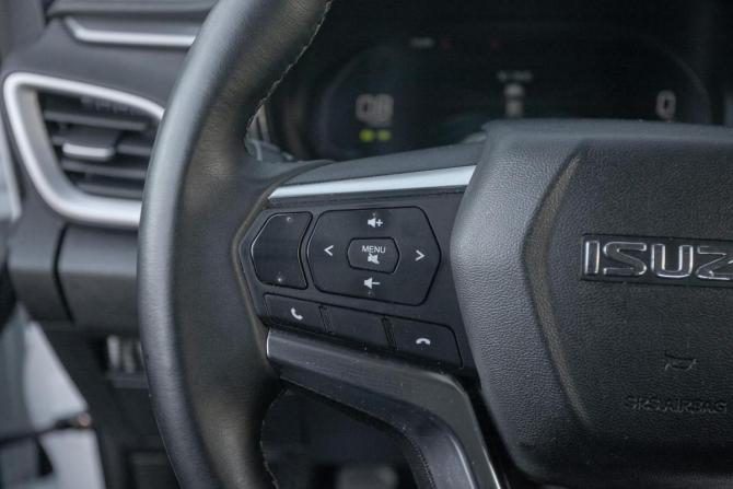 Isuzu D-Max III с пробегом 2024 года, цена 3 398 000 рублей, 35000 км, offers.body_type.unknown, Автокод Объявления