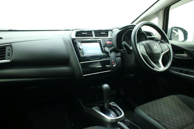 Honda Fit III с пробегом 2017 года, цена 1 045 000 рублей, 66067 км, хэтчбек, Автокод Объявления