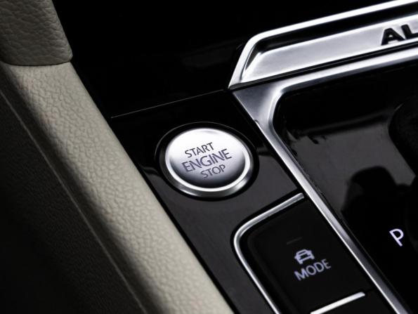Volkswagen Passat B8 с пробегом 2019 года, цена 2 499 000 рублей, 205663 км, универсал, Автокод Объявления