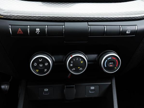 Lada (ВАЗ) Vesta I Рестайлинг (NG) с пробегом 2026 года, цена 1 515 800 рублей, 12 км, седан, Автокод Объявления
