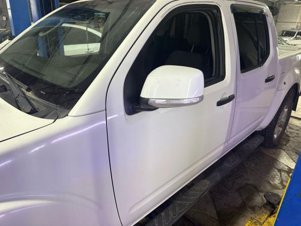 Nissan Navara (Frontier) III (D40) Рестайлинг с пробегом 2013 года, цена 1 300 000 рублей, 296341 км, offers.body_type.unknown, Автокод Объявления