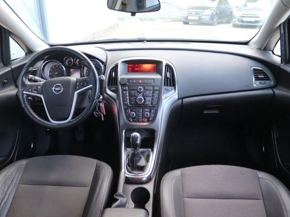 Opel Astra J с пробегом 2011 года, цена 657 000 рублей, 162000 км, хэтчбек, Автокод Объявления