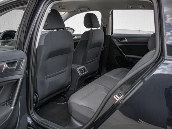 Volkswagen Golf VII Рестайлинг с пробегом 2018 года, цена 1 570 000 рублей, 182610 км, универсал, Автокод Объявления