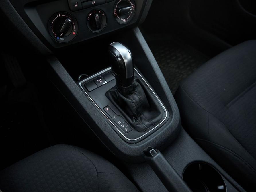Volkswagen Jetta VI Казань  - изображение 11