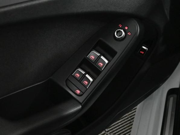 Audi A4 IV (B8) Рестайлинг с пробегом 2013 года, цена 1 990 000 рублей, 167399 км, седан, Автокод Объявления