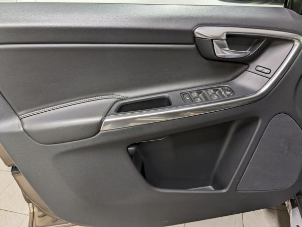 Volvo XC60 I Рестайлинг с пробегом 2017 года, цена 2 690 000 рублей, 143780 км, внедорожник, Автокод Объявления