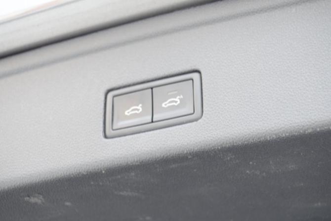 Volkswagen Touareg III с пробегом 2019 года, цена 5 790 000 рублей, 114673 км, внедорожник, Автокод Объявления