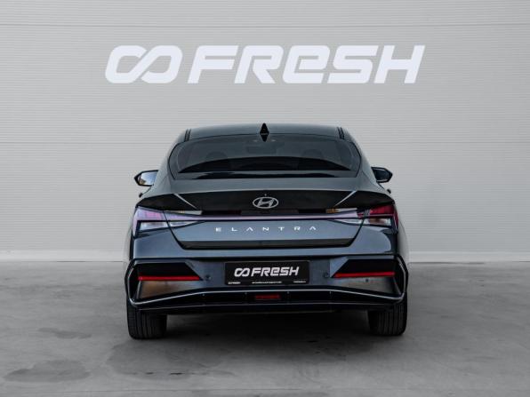 Hyundai Elantra VII (CN7) Рестайлинг с пробегом 2024 года, цена 2 280 000 рублей, 39237 км, седан, Автокод Объявления