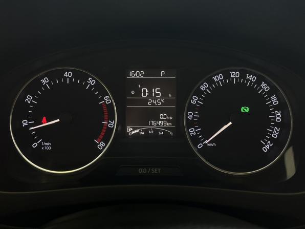 Skoda Rapid I с пробегом 2015 года, цена 736 000 рублей, 175000 км, лифтбек, Автокод Объявления