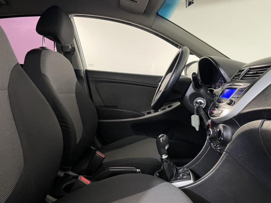 Hyundai Solaris I Великий Новгород  - изображение 12