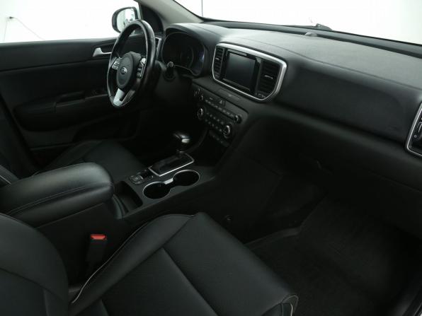 Kia Sportage IV Рестайлинг с пробегом 2019 года, цена 2 236 000 рублей, 130000 км, внедорожник, Автокод Объявления