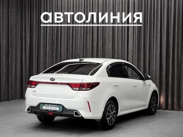 Kia Rio IV Рестайлинг с пробегом 2020 года, цена 1 570 000 рублей, 110000 км, седан, Автокод Объявления