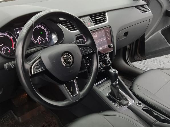 Skoda Octavia III (A7) Рестайлинг с пробегом 2018 года, цена 1 700 000 рублей, 126500 км, лифтбек, Автокод Объявления
