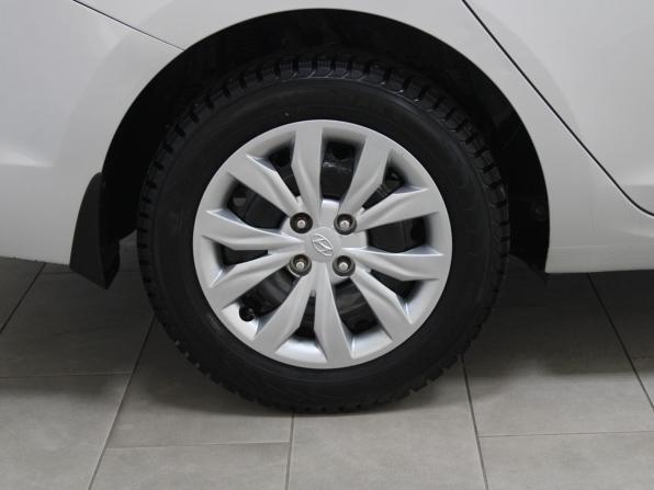 Hyundai Solaris II с пробегом 2018 года, цена 1 329 900 рублей, 156442 км, седан, Автокод Объявления