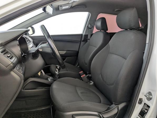 Kia Rio III Рестайлинг с пробегом 2015 года, цена 1 220 000 рублей, 86989 км, хэтчбек, Автокод Объявления